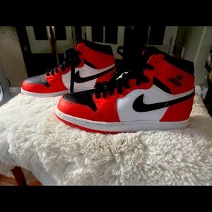 Jordan 1 youth retro